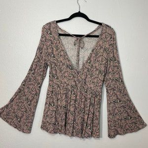 American Eagle Cold Shoulder Shirt